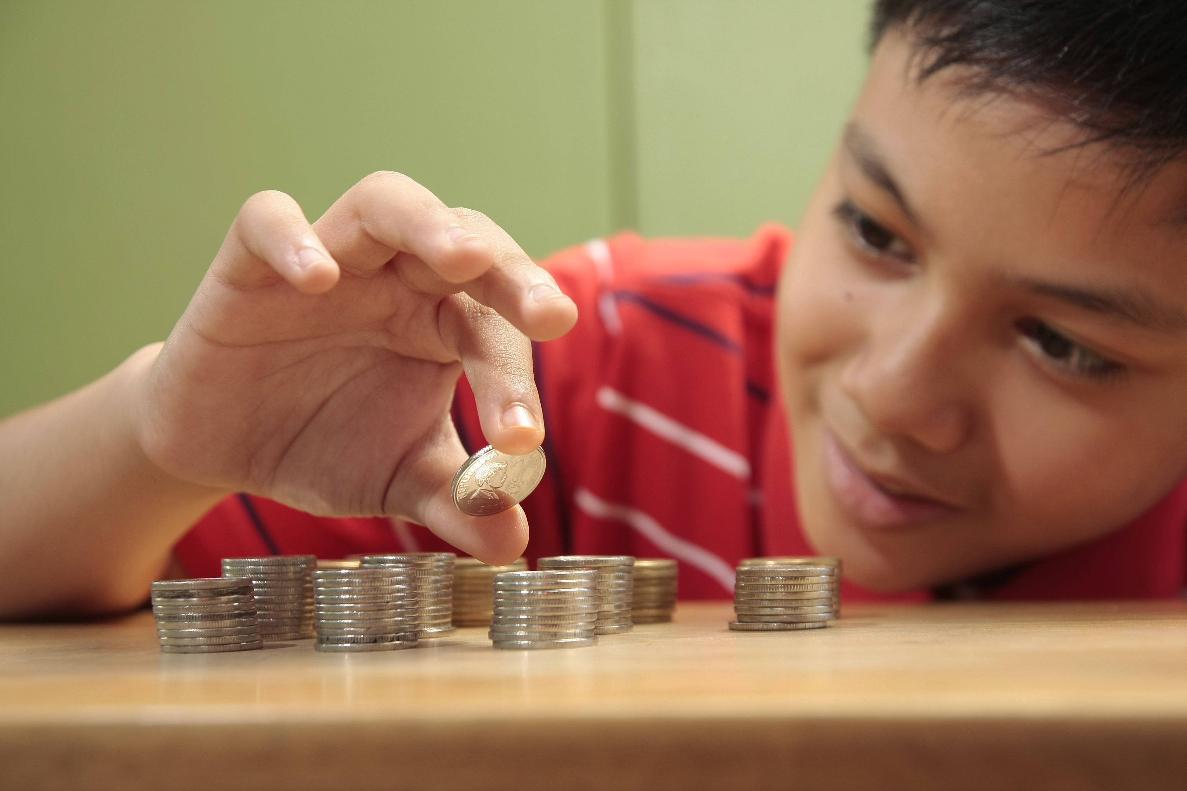 how-to-get-children-or-grandchildren-interested-in-collecting-coins