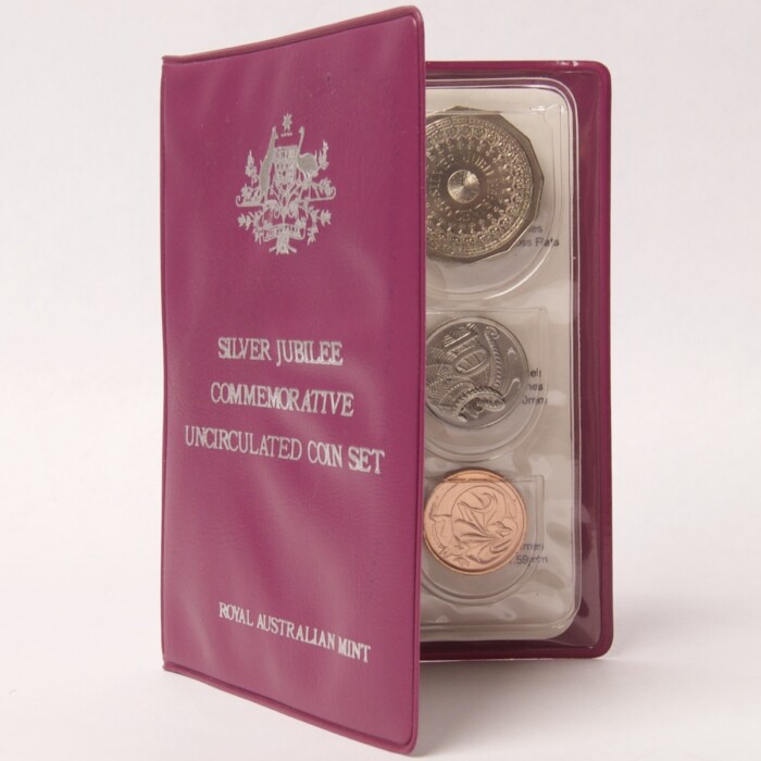 1977 Australia Silver Jubilee Commemorative Uncirculated Set - Image 3