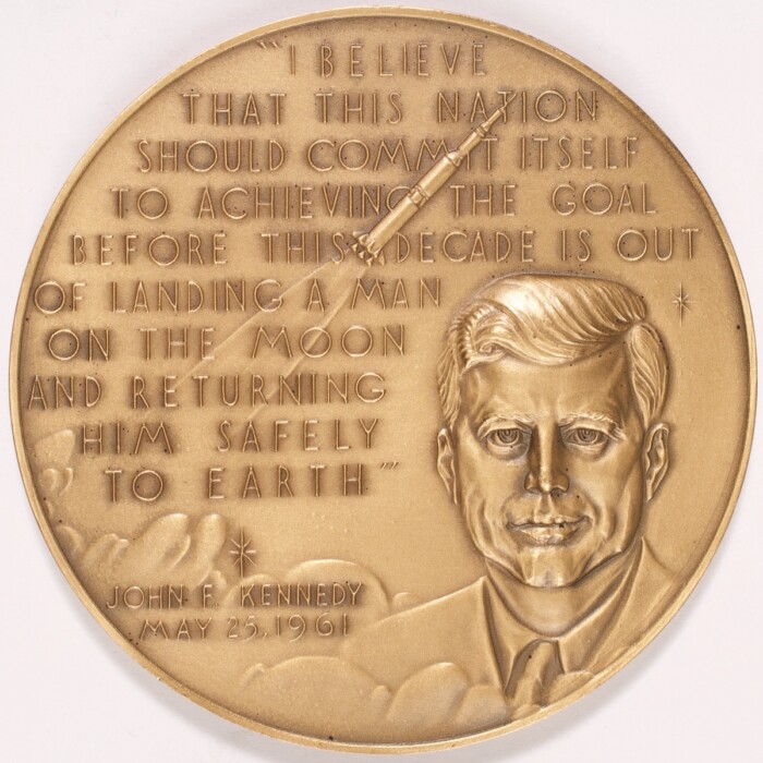 Apollo 11 Mans First Lunar Landing JFK 5oz Bronze Medal - Image 3