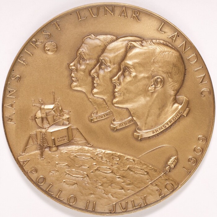 Apollo 11 Mans First Lunar Landing JFK 5oz Bronze Medal - Image 2